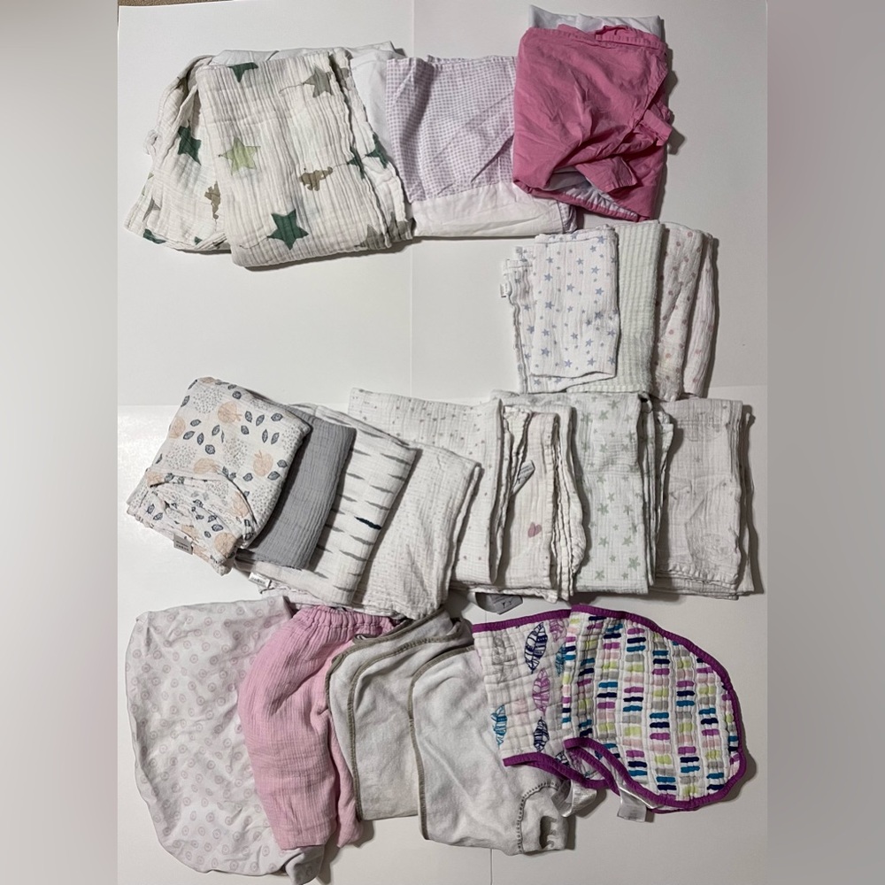 aden + anais Multicolor Baby bibs, muslin items and Accessories